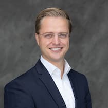 Macht bei der Axa den nächsten Karriereschritt: Niklas Elser.