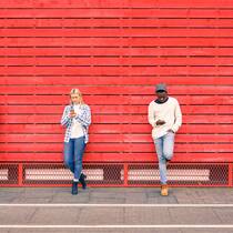 Digital unterwegs, aber persönlich beraten - das wollen die Millennials.