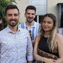 Die Studierenden im aktuellen Lehrgang Eidg. Fachausweis (von links nach rechts): Janine Eugster (Baloise), Safa Cirit (Helvetia) Emiliano Sticca (Baloise), Dilara Yanmaz (Helvetia) und Donika Hajdari (PAX).