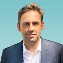 «Wir bieten eine digitale Versicherungsplattform, die unsere Partner an die Bedürfnisse ihrer Kunden anpassen können»: iptiQ-CEO Carlo Bewersdorf.