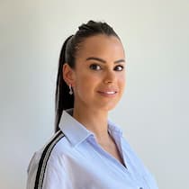 «Ich habe meine Karriere in der Versicherungsbranche im Alter von 17 Jahren begonnen und habe nie aufgehört, meine beruflichen Kenntnisse in diesem spannenden Sektor zu erweitern»: Derya Köse, Präsidentin der der Genfer Sektion der ASDA.