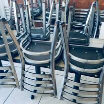 Restaurants blieben wegen Covid-19 geschlossen.