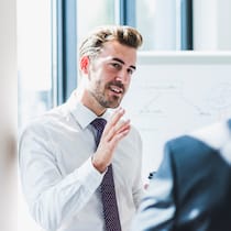 Verhandlung im Büro