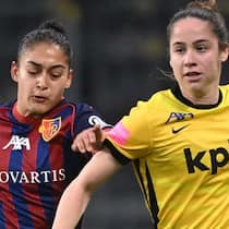 Il logo AXA continuerà ad apparire sulle maglie delle giocatrici dell'AXA Women’s Super League per altri quattro anni.