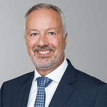 Daniel Roscher löst am 1. Januar 2027 Felix Weber als Chef der Suva ab.