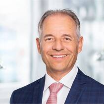 Phillip Gmür ist wieder in der Versicherungsbranche tätig.
