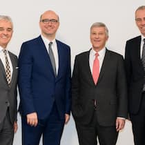 Wehren sich gegen Regulierung, die hohe Kosten nach sich zieht, ohne den Kunden einen Mehrwert zu bieten (v.l.): SVV-Direktor Thomas Helbling, Vizepräsident Michael Müller, Präsident Rolf Dörig und Vorstandsmitglied Patrick Raaflaub.
