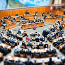 Mehr Schutz für Unternehmer bei Arbeitslosigkeit: Der Nationalrat schliesst sich ohne Gegenantrag dem Ständerat an.