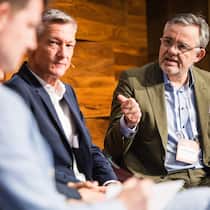 Engagierte Gäste, lebhafte Diskussionen: KPT-CEO Thomas Harnischberg im Gespräch mit BAG-Vizedirektor Kristian Schneider und Moderator Fabian Unteregger (v.r.n.l.)