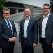 Andreas Krost, scheidender Leiter Group Communications, Bernd Sablowsky, Leiter Investor Relations und M&A Group Corporate Development und Martin Weldi, Leiter Group Corporate Development bei Talanx (v.l.).