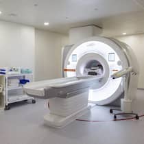 Medizinische Innovation kostet: Die Krankenversicherer können in der Schweiz nur über Zusatzversicherungen Geld verdienen. 