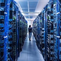 Überall auf der Welt entstehen derzeit riesige Rechenzentren – eine lohnende Investition.