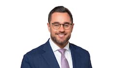 Nebst fundierten Analysen für strategische Entscheidungen dient ihm auch das Bauchgefühl als wichtiger Kompass: Francesco Miotti, Leiter der Axa-Generalagentur Glarus.