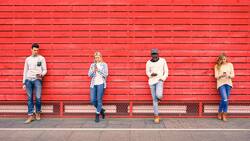 Digital unterwegs, aber persönlich beraten - das wollen die Millennials.
