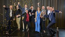 Das Smile-Team im Goldrausch: Helvetia-CEO Martin Jara, Michael Decker, Stefan Weber, Nina Roth, Goran Zdilar, Joséphine Chamoulaud, Pierangelo Campopiano, Marcel Karrer und Martin Tschopp (v.l.n.r.)