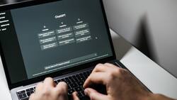 Vermittelnde setzen KI vor allem zur Texterstellung und Ideenfindung ein.