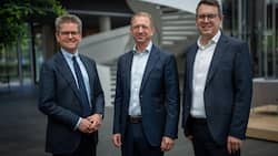 Andreas Krost, scheidender Leiter Group Communications, Bernd Sablowsky, Leiter Investor Relations und M&A Group Corporate Development und Martin Weldi, Leiter Group Corporate Development bei Talanx (v.l.).