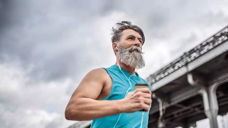 Alter Mann beim Rennen