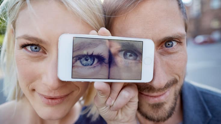 Vergroessertes Auge Smartphone