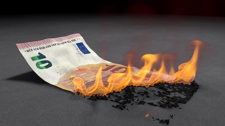 Euro Banknote brennt