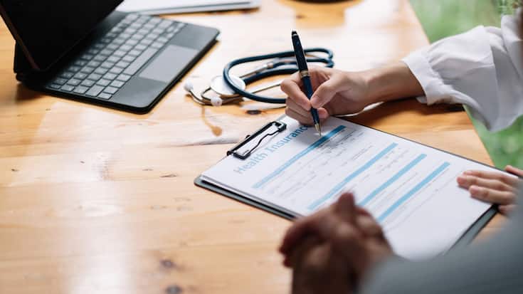 Broker Versicherungsvermittler