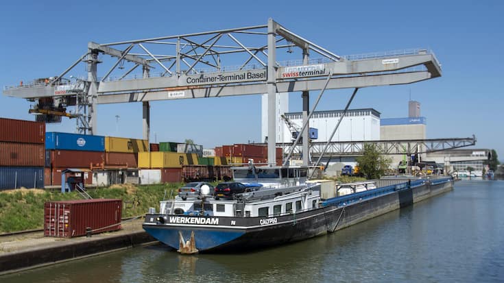SCHWEIZ BASEL GUETERTRANSPORT HAFEN