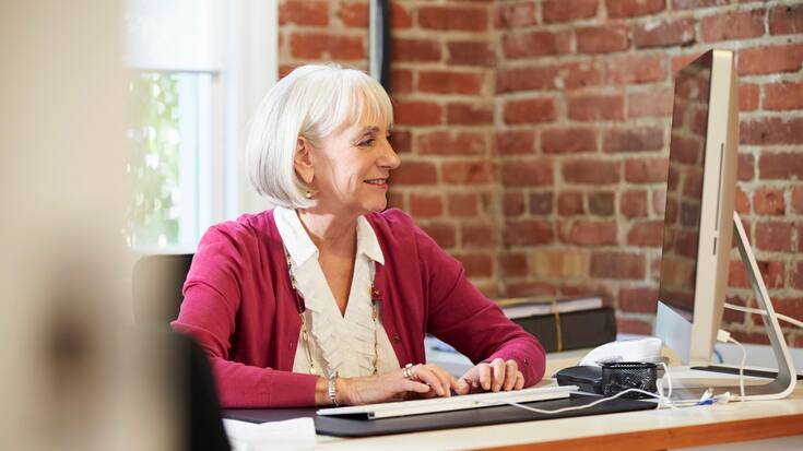 Frau Homeoffice Seniorin