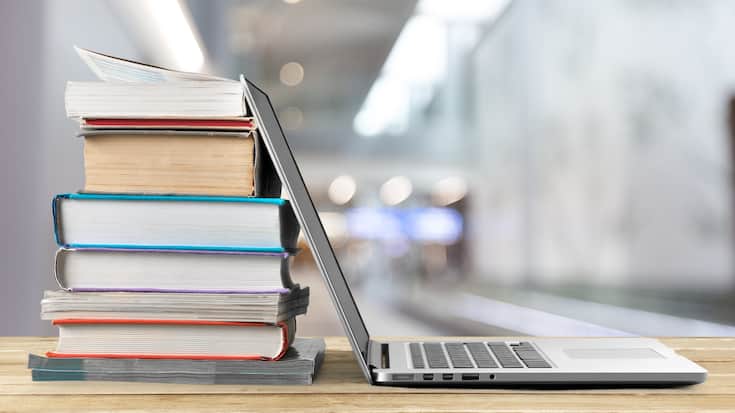 Lernen, Bücher und Laptop