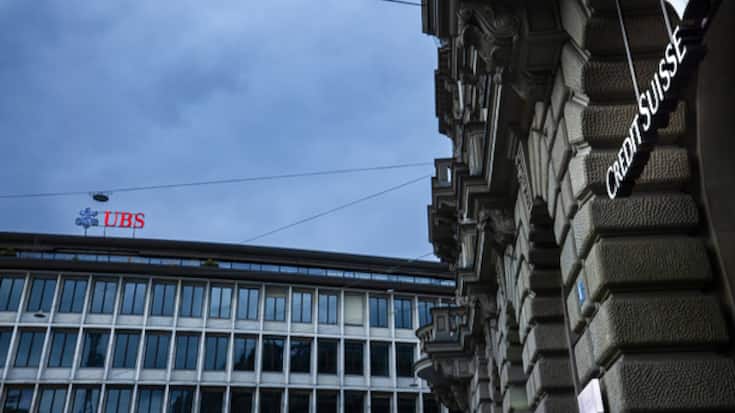 Paradeplatz Zürich mit Hauptsitzen von UBS und Credit Suisse