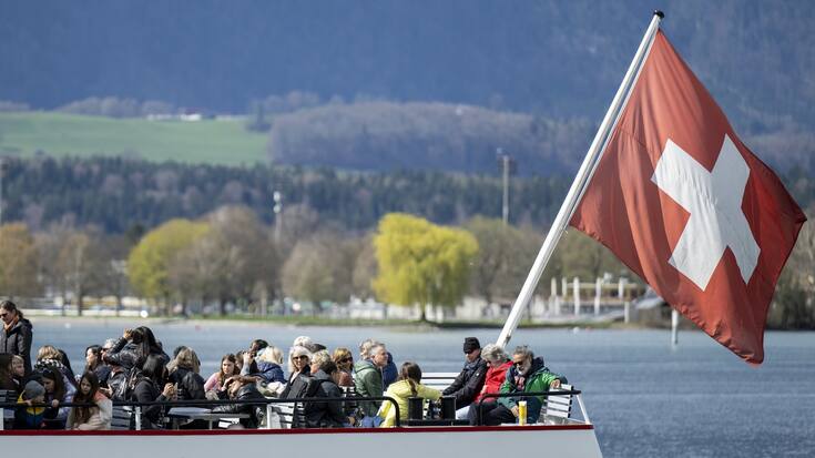 Motorschiff "Stadt Thun" der BLS Schifffahrt auf dem Thunersee