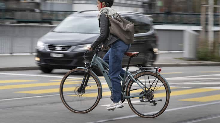 SCHWEIZ ZUERICH E-BIKE