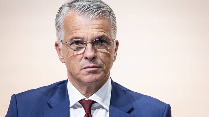 SCHWEIZ BANK UBS CEO
