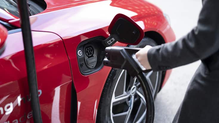 SCHWEIZ OERLIKON E-MOBILITAET AUDI LADESTATION