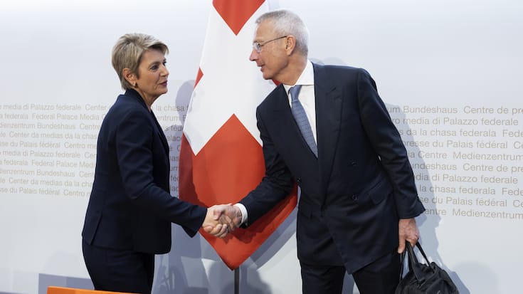 SCHWEIZ CREDIT SUISSE UBS UEBERNAHME