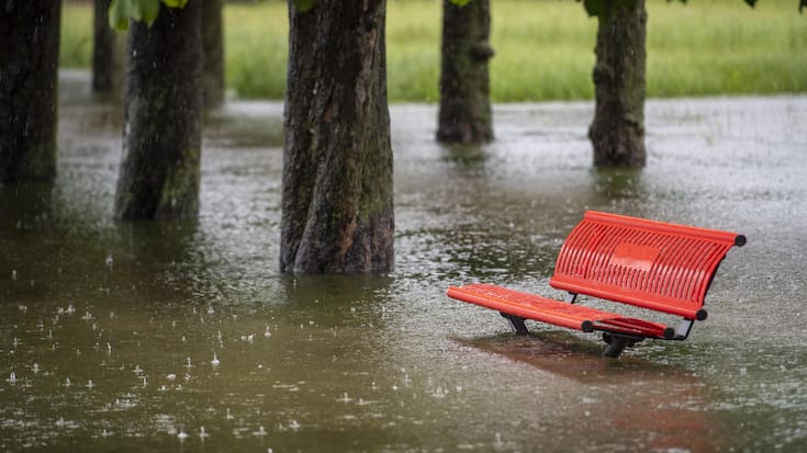 SCHWEIZ HOCHWASSER VIERWALDSTAETTERSEE unwetter