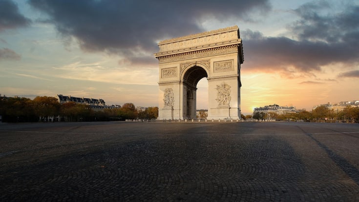 Paris l'Arc de Triomphe Corona-Pandemie