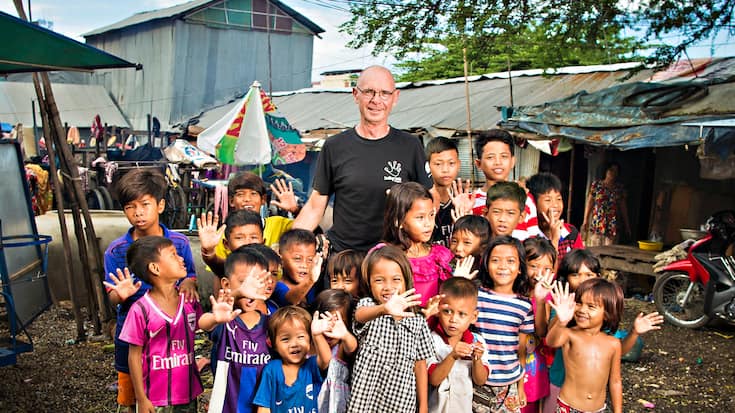 Hannes Schmid Prix Courage Lifetime AwardHannes Schmid in den Slums von Phnom Penhz