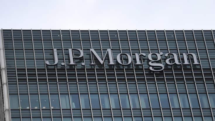 Fears grow of global banking crisis following Credit Suisse losses and SVB bank failure