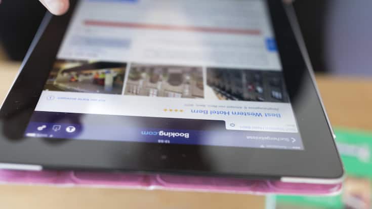 BILDSCHIRM, MONITOR, TABLET, MOBILGERAET, MOBILGERAETE, ONLINE-REISEBUERO, ONLINE, ONLINE REISEBUERO, ONLINE REISEAGENTUR, REISEAGENTUR, PLATTFORM, BUCHUNG, ONLINEBUCHUNG, FERIEN, FERIEN BUCHEN, WEBSEITE, ONLINE PLATTFORM,