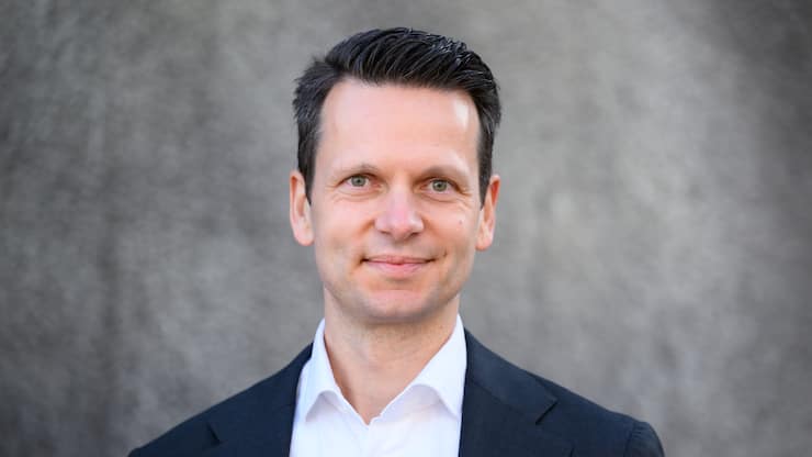 Pascal Schuler, Fidelity