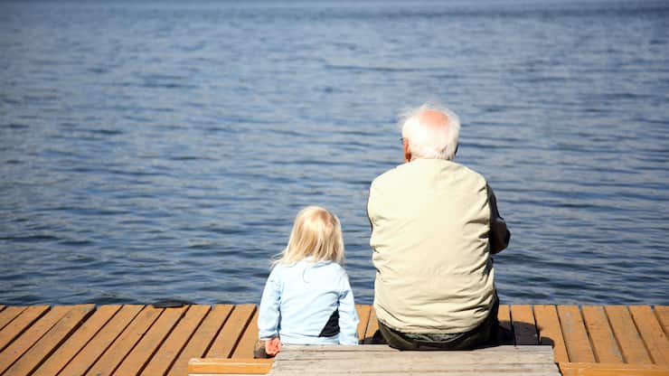 Alte und junge Menschen sind bei der Rente eine Solidargemeinschaft.