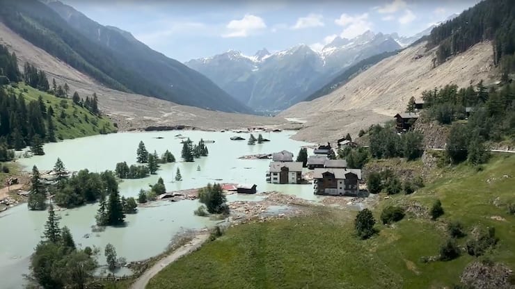 Drohnenaufnahme des zerstörten Dorfs Blatten