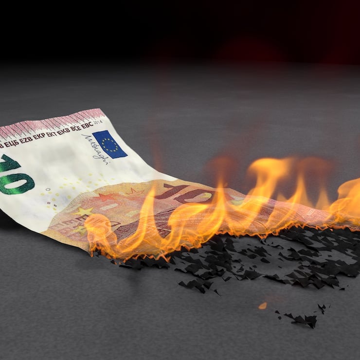 Euro Banknote brennt