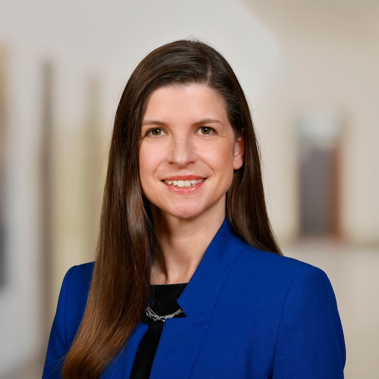 Daniela Fischer, Axa