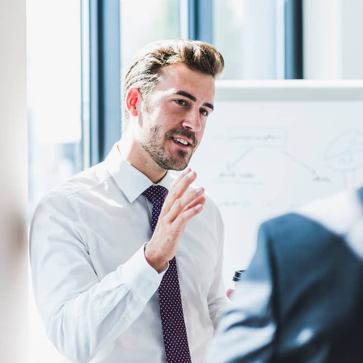 Verhandlung im Büro