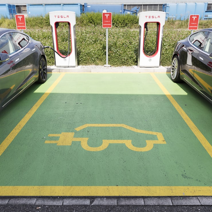 SCHWEIZ ELEKTROAUTO TESLA