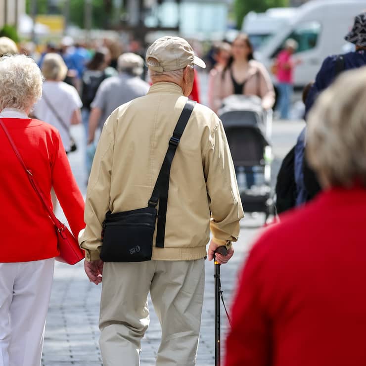 DEUTSCHLAND RENTENERHOHUNG ZUM 1. JULI