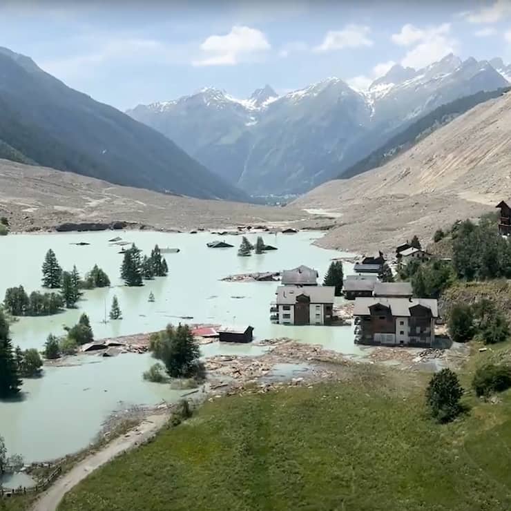 Drohnenaufnahme des zerstörten Dorfs Blatten