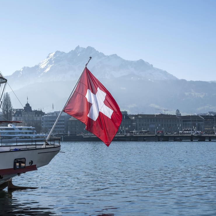 Ship Swiss flag and Pilatus, Lucerne, Switzerland, Europe