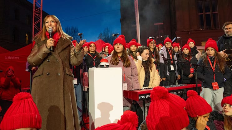 Inizio dell'anno giubilare sulla Piazza federale a Berna con Michèle Rodoni, CEO della Mobiliare.